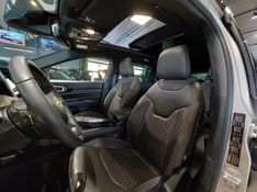JEEP COMMANDER 2.0 TD380 TURBO DIESEL OVERLAND AT9 2022/2022 BETIOLO NOVOS E SEMINOVOS LAJEADO / Carros no Vale