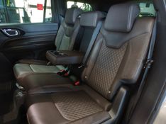 JEEP COMMANDER 2.0 TD380 TURBO DIESEL OVERLAND AT9 2022/2022 BETIOLO NOVOS E SEMINOVOS LAJEADO / Carros no Vale
