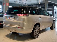 JEEP COMMANDER 2.0 TD380 TURBO DIESEL OVERLAND AT9 2022/2022 BETIOLO NOVOS E SEMINOVOS LAJEADO / Carros no Vale