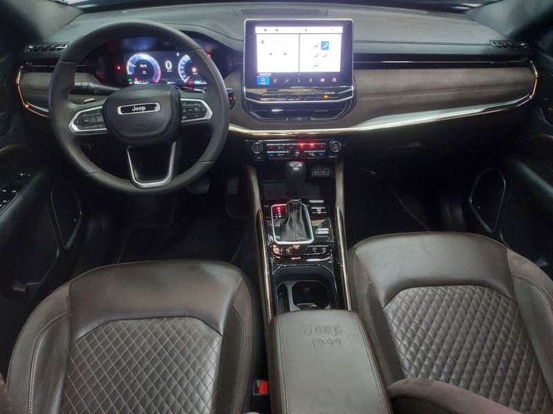 JEEP COMMANDER 2.0 TD380 TURBO DIESEL OVERLAND AT9 2022/2023 BETIOLO NOVOS E SEMINOVOS LAJEADO / Carros no Vale JEEP COMMANDER 2.0 TD380 TURBO DIESEL OVERLAND AT9 2022/2023 BETIOLO NOVOS E SEMINOVOS LAJEADO / Carros no Vale