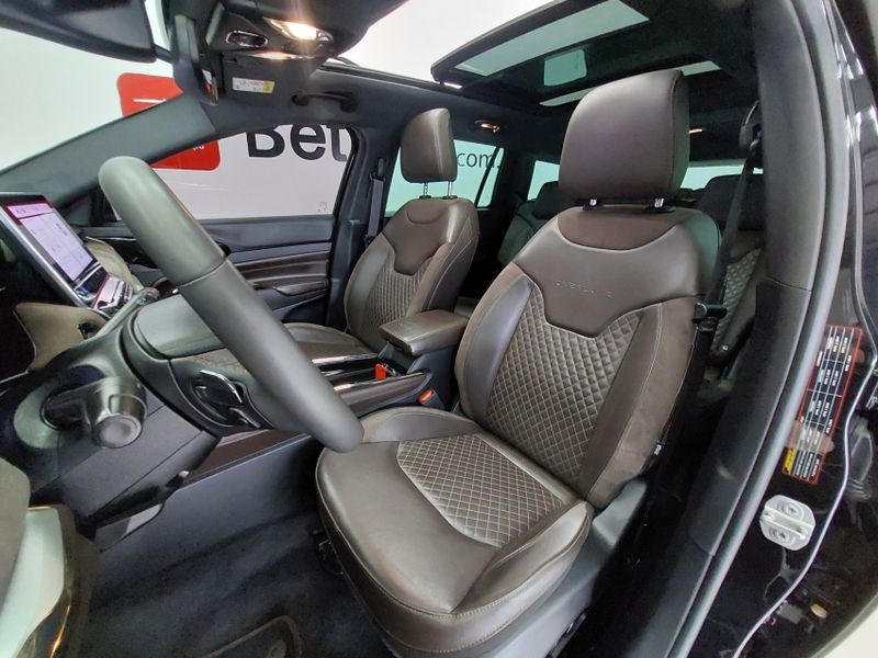 JEEP COMMANDER 2.0 TD380 TURBO DIESEL OVERLAND AT9 2022/2023 BETIOLO NOVOS E SEMINOVOS LAJEADO / Carros no Vale JEEP COMMANDER 2.0 TD380 TURBO DIESEL OVERLAND AT9 2022/2023 BETIOLO NOVOS E SEMINOVOS LAJEADO / Carros no Vale