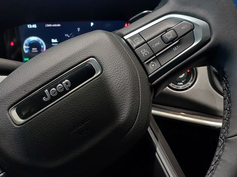 JEEP COMPASS 1.3 T270 TURBO FLEX LONGITUDE AT6 2024/2025 BETIOLO NOVOS E SEMINOVOS LAJEADO / Carros no Vale