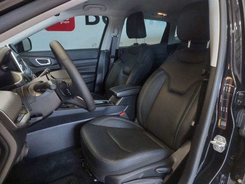 JEEP COMPASS 1.3 T270 TURBO FLEX LONGITUDE AT6 2024/2025 BETIOLO NOVOS E SEMINOVOS LAJEADO / Carros no Vale JEEP COMPASS 1.3 T270 TURBO FLEX LONGITUDE AT6 2024/2025 BETIOLO NOVOS E SEMINOVOS LAJEADO / Carros no Vale