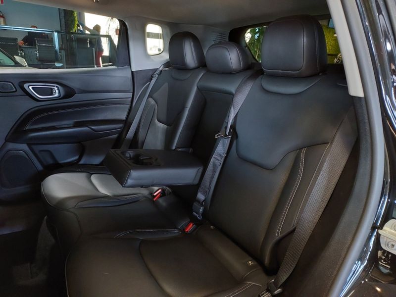 JEEP COMPASS 1.3 T270 TURBO FLEX LONGITUDE AT6 2024/2025 BETIOLO NOVOS E SEMINOVOS LAJEADO / Carros no Vale JEEP COMPASS 1.3 T270 TURBO FLEX LONGITUDE AT6 2024/2025 BETIOLO NOVOS E SEMINOVOS LAJEADO / Carros no Vale