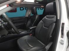JEEP COMPASS 1.3 T270 TURBO FLEX LONGITUDE AT6 2023/2024 BETIOLO NOVOS E SEMINOVOS LAJEADO / Carros no Vale