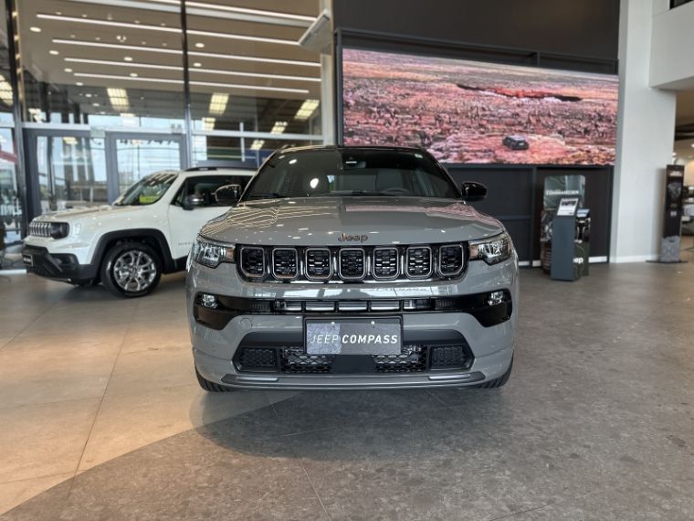 JEEP COMPASS 1.3 T270 TURBO FLEX S AT6 2025/2026 BETIOLO NOVOS E SEMINOVOS LAJEADO / Carros no Vale