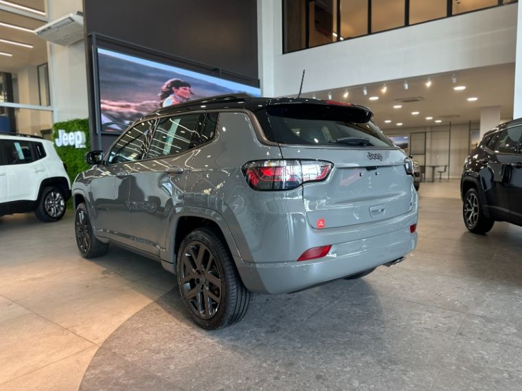 JEEP COMPASS 1.3 T270 TURBO FLEX S AT6 2025/2026 BETIOLO NOVOS E SEMINOVOS LAJEADO / Carros no Vale