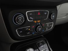 JEEP COMPASS 2.0 16V DIESEL LONGITUDE 4X4 AUTOMÁTICO 2018/2018 BETIOLO NOVOS E SEMINOVOS LAJEADO / Carros no Vale