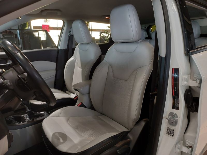 JEEP COMPASS 2.0 16V DIESEL LONGITUDE 4X4 AUTOMÁTICO 2018/2018 BETIOLO NOVOS E SEMINOVOS LAJEADO / Carros no Vale JEEP COMPASS 2.0 16V DIESEL LONGITUDE 4X4 AUTOMÁTICO 2018/2018 BETIOLO NOVOS E SEMINOVOS LAJEADO / Carros no Vale