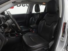 JEEP COMPASS 2.0 16V FLEX LIMITED AUTOMÁTICO 2017/2017 BETIOLO NOVOS E SEMINOVOS LAJEADO / Carros no Vale