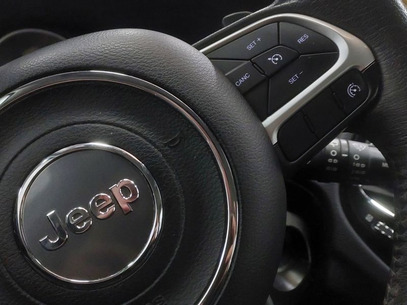 JEEP COMPASS 2.0 16V FLEX LIMITED AUTOMÁTICO 2017/2017 BETIOLO NOVOS E SEMINOVOS LAJEADO / Carros no Vale JEEP COMPASS 2.0 16V FLEX LIMITED AUTOMÁTICO 2017/2017 BETIOLO NOVOS E SEMINOVOS LAJEADO / Carros no Vale
