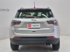 JEEP COMPASS 2.0 16V FLEX LIMITED AUTOMÁTICO 2017/2017 BETIOLO NOVOS E SEMINOVOS LAJEADO / Carros no Vale