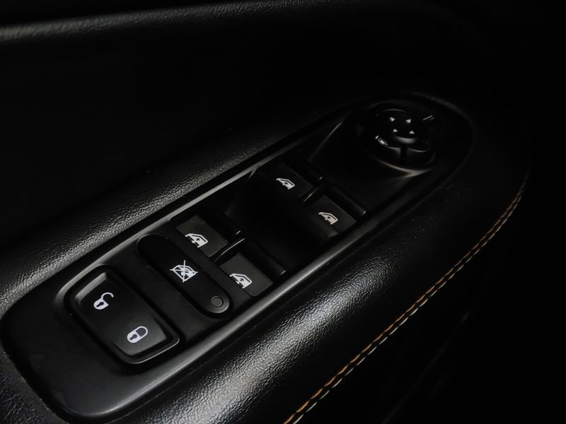JEEP COMPASS 2.0 16V FLEX LONGITUDE AUTOMÁTICO 2020/2020 BETIOLO NOVOS E SEMINOVOS LAJEADO / Carros no Vale JEEP COMPASS 2.0 16V FLEX LONGITUDE AUTOMÁTICO 2020/2020 BETIOLO NOVOS E SEMINOVOS LAJEADO / Carros no Vale