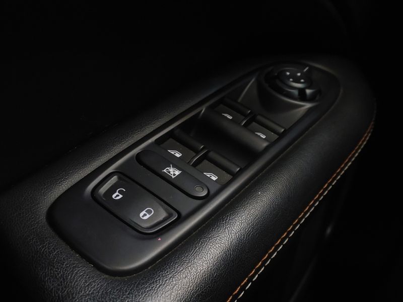 JEEP COMPASS 2.0 16V FLEX SPORT AUTOMÁTICO 2018/2019 BETIOLO NOVOS E SEMINOVOS LAJEADO / Carros no Vale JEEP COMPASS 2.0 16V FLEX SPORT AUTOMÁTICO 2018/2019 BETIOLO NOVOS E SEMINOVOS LAJEADO / Carros no Vale