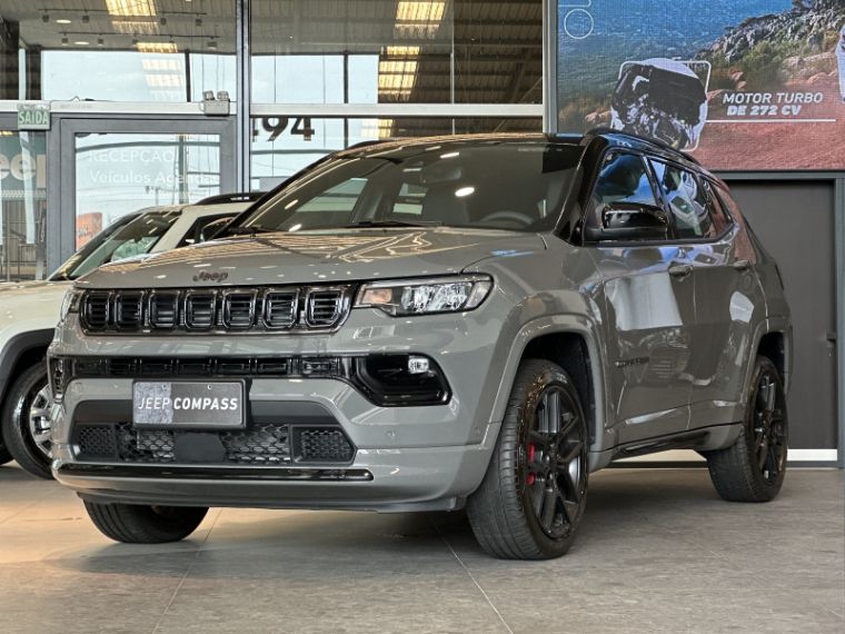 JEEP COMPASS 2.0 HURRICANE 4 TURBO GASOLINA BLACKHAWK AT9 2025/2026 BETIOLO NOVOS E SEMINOVOS LAJEADO / Carros no Vale JEEP COMPASS 2.0 HURRICANE 4 TURBO GASOLINA BLACKHAWK AT9 2025/2026 BETIOLO NOVOS E SEMINOVOS LAJEADO / Carros no Vale
