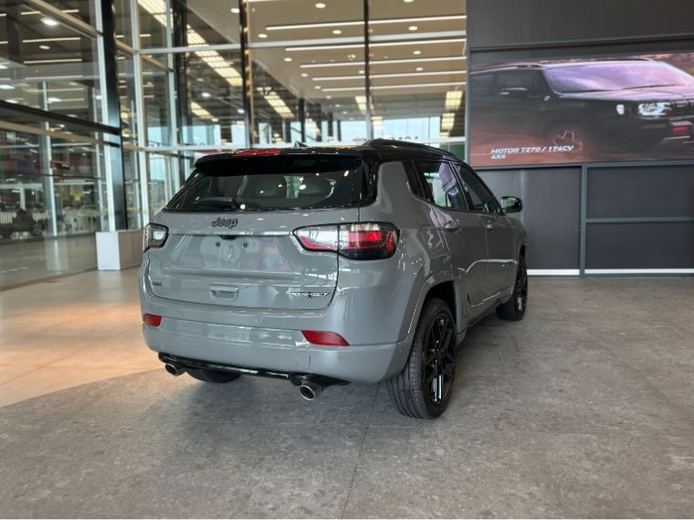 JEEP COMPASS 2.0 HURRICANE 4 TURBO GASOLINA BLACKHAWK AT9 2025/2026 BETIOLO NOVOS E SEMINOVOS LAJEADO / Carros no Vale JEEP COMPASS 2.0 HURRICANE 4 TURBO GASOLINA BLACKHAWK AT9 2025/2026 BETIOLO NOVOS E SEMINOVOS LAJEADO / Carros no Vale
