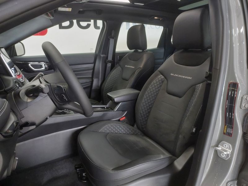 JEEP COMPASS 2.0 HURRICANE 4 TURBO GASOLINA BLACKHAWK AT9 2025/2026 BETIOLO NOVOS E SEMINOVOS LAJEADO / Carros no Vale JEEP COMPASS 2.0 HURRICANE 4 TURBO GASOLINA BLACKHAWK AT9 2025/2026 BETIOLO NOVOS E SEMINOVOS LAJEADO / Carros no Vale