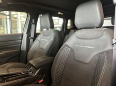 JEEP COMPASS 2.0 HURRICANE 4 TURBO GASOLINA BLACKHAWK AT9 2025/2026 BETIOLO NOVOS E SEMINOVOS LAJEADO / Carros no Vale