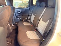 JEEP RENEGADE 1.3 T270 TURBO FLEX ALTITUDE AT6 2026/2026 BETIOLO NOVOS E SEMINOVOS LAJEADO / Carros no Vale