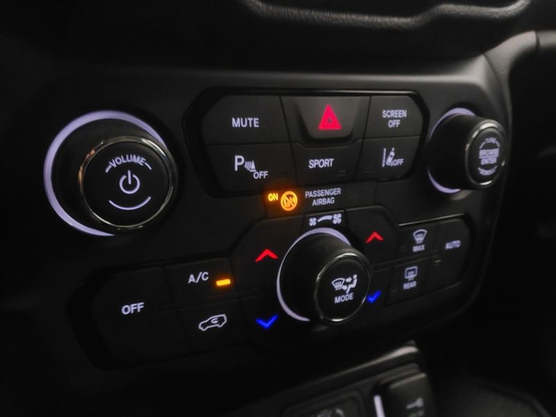 JEEP RENEGADE 1.3 T270 TURBO FLEX LONGITUDE AT6 2023/2024 BETIOLO NOVOS E SEMINOVOS LAJEADO / Carros no Vale JEEP RENEGADE 1.3 T270 TURBO FLEX LONGITUDE AT6 2023/2024 BETIOLO NOVOS E SEMINOVOS LAJEADO / Carros no Vale