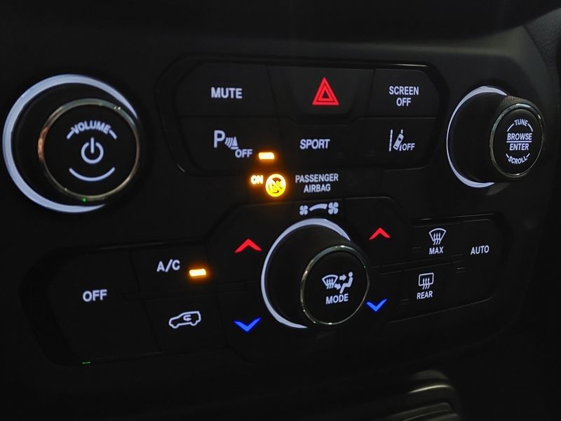 JEEP RENEGADE 1.3 T270 TURBO FLEX LONGITUDE AT6 2024/2024 BETIOLO NOVOS E SEMINOVOS LAJEADO / Carros no Vale JEEP RENEGADE 1.3 T270 TURBO FLEX LONGITUDE AT6 2024/2024 BETIOLO NOVOS E SEMINOVOS LAJEADO / Carros no Vale