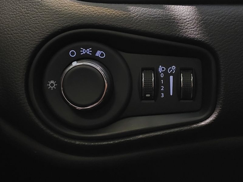 JEEP RENEGADE 1.3 T270 TURBO FLEX LONGITUDE AT6 2022/2023 BETIOLO NOVOS E SEMINOVOS LAJEADO / Carros no Vale JEEP RENEGADE 1.3 T270 TURBO FLEX LONGITUDE AT6 2022/2023 BETIOLO NOVOS E SEMINOVOS LAJEADO / Carros no Vale