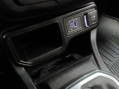 JEEP RENEGADE 1.3 T270 TURBO FLEX LONGITUDE AT6 2023/2024 BETIOLO NOVOS E SEMINOVOS LAJEADO / Carros no Vale