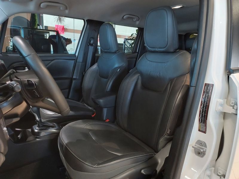 JEEP RENEGADE 1.3 T270 TURBO FLEX LONGITUDE AT6 2022/2022 BETIOLO NOVOS E SEMINOVOS LAJEADO / Carros no Vale JEEP RENEGADE 1.3 T270 TURBO FLEX LONGITUDE AT6 2022/2022 BETIOLO NOVOS E SEMINOVOS LAJEADO / Carros no Vale