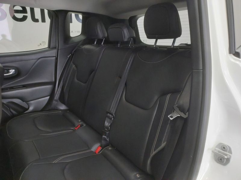 JEEP RENEGADE 1.3 T270 TURBO FLEX LONGITUDE AT6 2022/2023 BETIOLO NOVOS E SEMINOVOS LAJEADO / Carros no Vale JEEP RENEGADE 1.3 T270 TURBO FLEX LONGITUDE AT6 2022/2023 BETIOLO NOVOS E SEMINOVOS LAJEADO / Carros no Vale