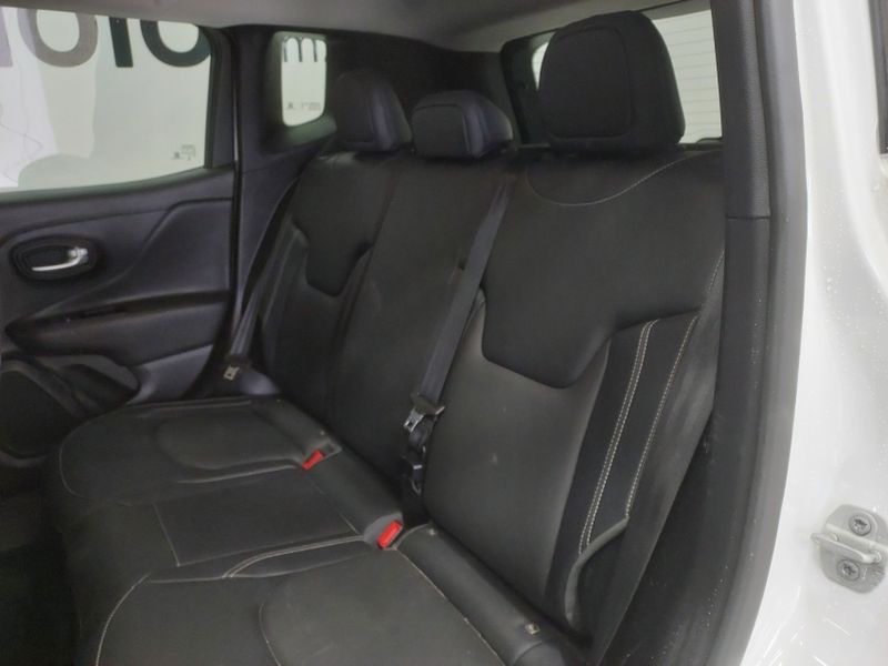 JEEP RENEGADE 1.3 T270 TURBO FLEX LONGITUDE AT6 2023/2024 BETIOLO NOVOS E SEMINOVOS LAJEADO / Carros no Vale JEEP RENEGADE 1.3 T270 TURBO FLEX LONGITUDE AT6 2023/2024 BETIOLO NOVOS E SEMINOVOS LAJEADO / Carros no Vale