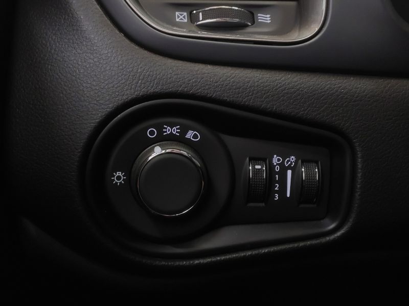 JEEP RENEGADE 1.3 T270 TURBO FLEX SPORT ALTITUDE AT6 2024/2025 BETIOLO NOVOS E SEMINOVOS LAJEADO / Carros no Vale