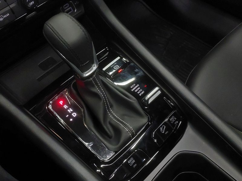 JEEP RENEGADE 1.3 T270 TURBO FLEX WILLYS 4×4 AT9 2026/2027 BETIOLO NOVOS E SEMINOVOS LAJEADO / Carros no Vale