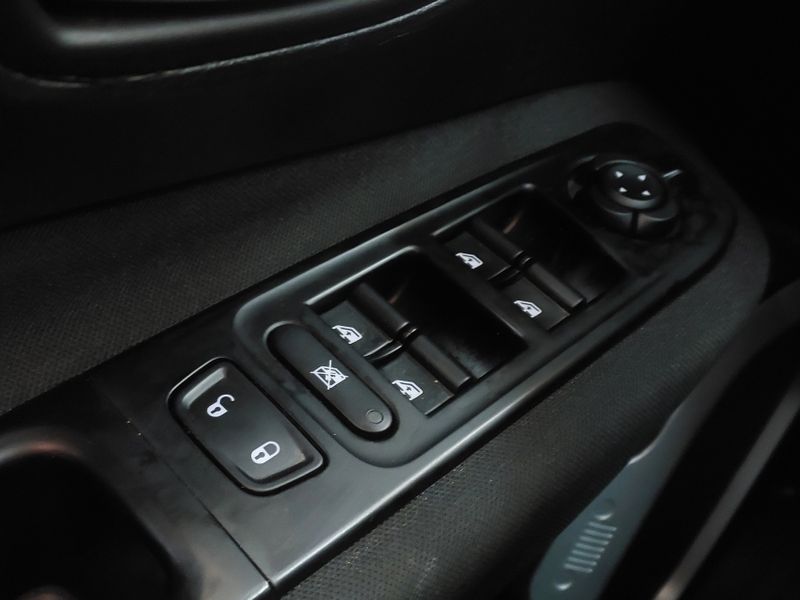 JEEP RENEGADE 1.8 16V FLEX 4P AUTOMÁTICO 2021/2021 BETIOLO NOVOS E SEMINOVOS LAJEADO / Carros no Vale