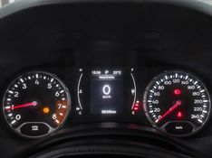 JEEP RENEGADE 1.8 16V FLEX LONGITUDE 4P AUTOMÁTICO 2015/2016 BETIOLO NOVOS E SEMINOVOS LAJEADO / Carros no Vale