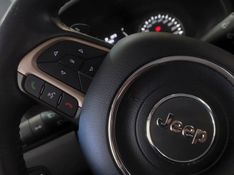 JEEP RENEGADE 1.8 16V FLEX LONGITUDE 4P AUTOMÁTICO 2015/2016 BETIOLO NOVOS E SEMINOVOS LAJEADO / Carros no Vale