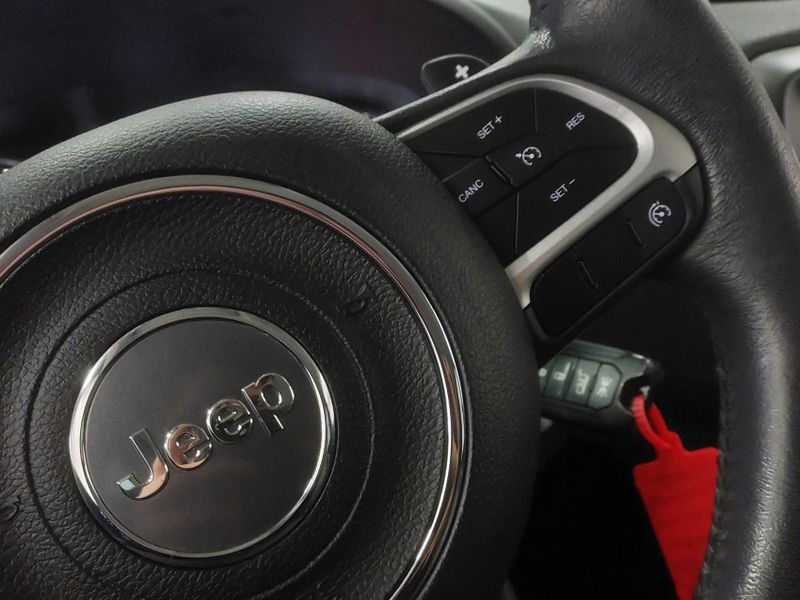JEEP RENEGADE 1.8 16V FLEX LONGITUDE 4P AUTOMÁTICO 2021/2021 BETIOLO NOVOS E SEMINOVOS LAJEADO / Carros no Vale JEEP RENEGADE 1.8 16V FLEX LONGITUDE 4P AUTOMÁTICO 2021/2021 BETIOLO NOVOS E SEMINOVOS LAJEADO / Carros no Vale