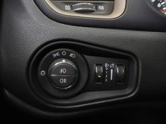 JEEP RENEGADE 1.8 16V FLEX LONGITUDE 4P AUTOMÁTICO 2015/2016 BETIOLO NOVOS E SEMINOVOS LAJEADO / Carros no Vale