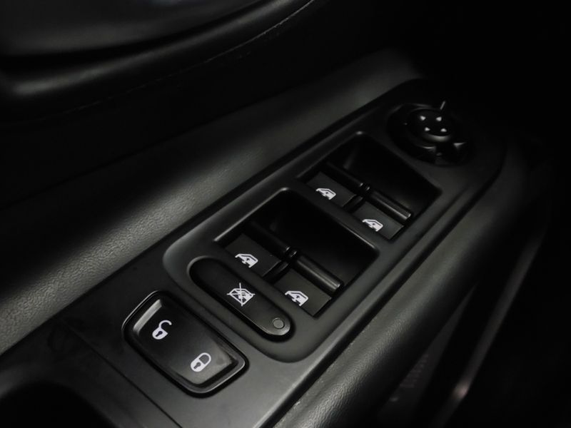 JEEP RENEGADE 1.8 16V FLEX LONGITUDE 4P AUTOMÁTICO 2021/2021 BETIOLO NOVOS E SEMINOVOS LAJEADO / Carros no Vale JEEP RENEGADE 1.8 16V FLEX LONGITUDE 4P AUTOMÁTICO 2021/2021 BETIOLO NOVOS E SEMINOVOS LAJEADO / Carros no Vale