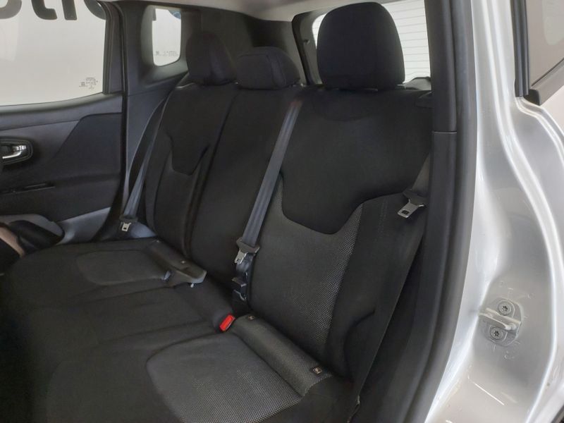 JEEP RENEGADE 1.8 16V FLEX LONGITUDE 4P AUTOMÁTICO 2015/2016 BETIOLO NOVOS E SEMINOVOS LAJEADO / Carros no Vale