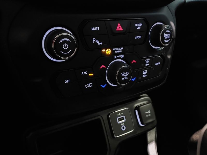 JEEP RENEGADE 1.8 16V FLEX SPORT 4P AUTOMÁTICO 2021/2021 BETIOLO NOVOS E SEMINOVOS LAJEADO / Carros no Vale JEEP RENEGADE 1.8 16V FLEX SPORT 4P AUTOMÁTICO 2021/2021 BETIOLO NOVOS E SEMINOVOS LAJEADO / Carros no Vale