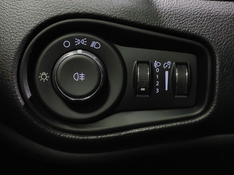 JEEP RENEGADE 1.8 16V FLEX SPORT 4P AUTOMÁTICO 2021/2021 BETIOLO NOVOS E SEMINOVOS LAJEADO / Carros no Vale JEEP RENEGADE 1.8 16V FLEX SPORT 4P AUTOMÁTICO 2021/2021 BETIOLO NOVOS E SEMINOVOS LAJEADO / Carros no Vale