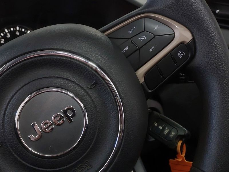 JEEP RENEGADE 1.8 16V FLEX SPORT 4P AUTOMÁTICO 2015/2016 BETIOLO NOVOS E SEMINOVOS LAJEADO / Carros no Vale JEEP RENEGADE 1.8 16V FLEX SPORT 4P AUTOMÁTICO 2015/2016 BETIOLO NOVOS E SEMINOVOS LAJEADO / Carros no Vale