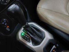 JEEP RENEGADE 2.0 16V TURBO DIESEL LONGITUDE 4P 4X4 AUTOMÁTICO 2016/2016 BETIOLO NOVOS E SEMINOVOS LAJEADO / Carros no Vale