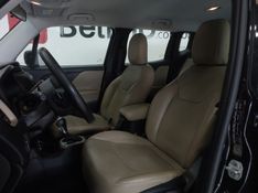 JEEP RENEGADE 2.0 16V TURBO DIESEL LONGITUDE 4P 4X4 AUTOMÁTICO 2016/2016 BETIOLO NOVOS E SEMINOVOS LAJEADO / Carros no Vale