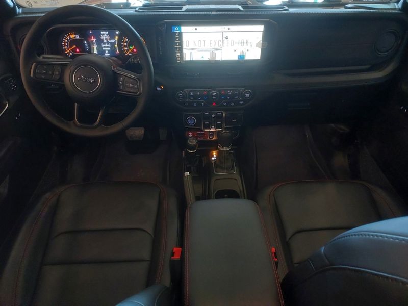 JEEP WRANGLER 2.0 TURBO GASOLINA RUBICON 4P 4X4 AT8 2026/2026 BETIOLO NOVOS E SEMINOVOS LAJEADO / Carros no Vale