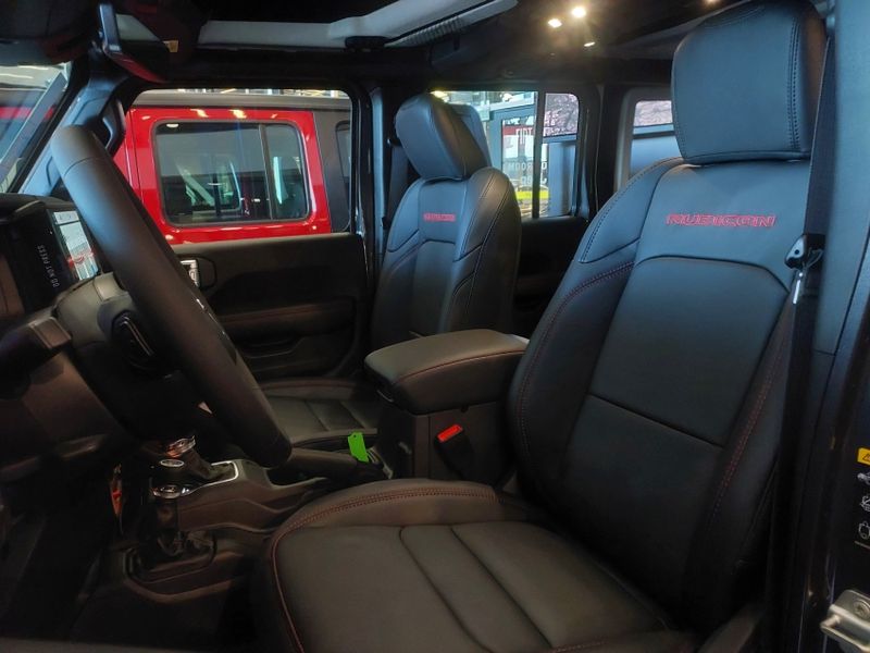 JEEP WRANGLER 2.0 TURBO GASOLINA RUBICON 4P 4X4 AT8 2026/2026 BETIOLO NOVOS E SEMINOVOS LAJEADO / Carros no Vale