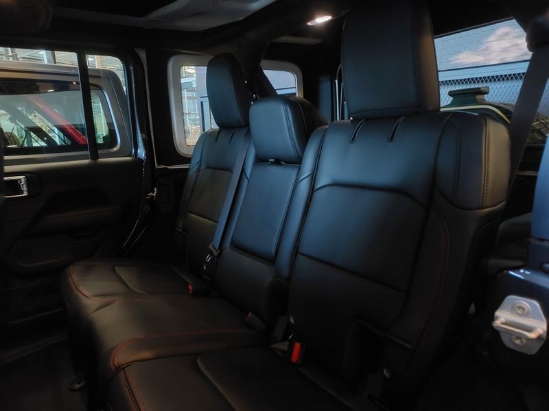 JEEP WRANGLER 2.0 TURBO GASOLINA RUBICON 4P 4X4 AT8 2026/2026 BETIOLO NOVOS E SEMINOVOS LAJEADO / Carros no Vale