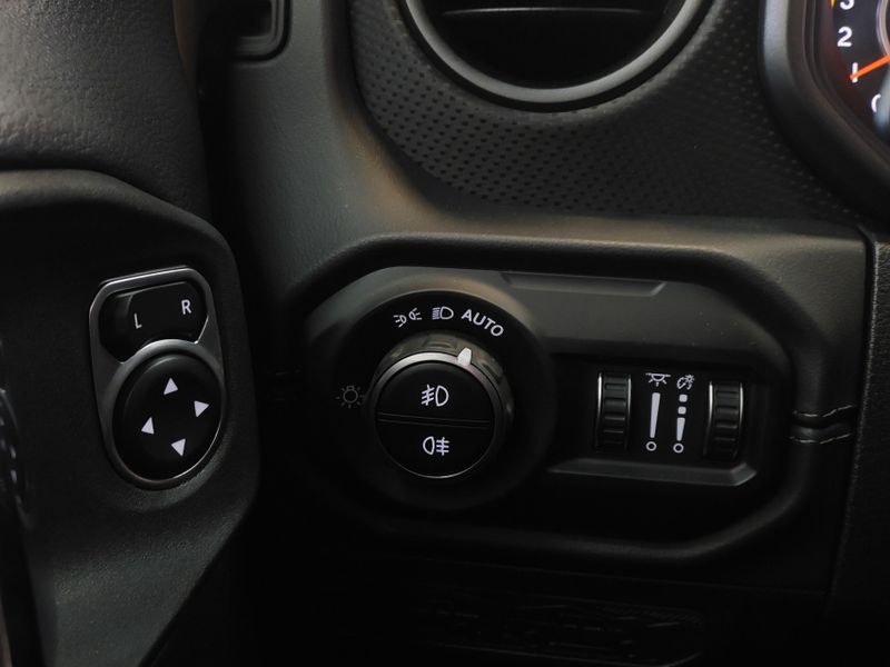 JEEP WRANGLER 2.0 TURBO GASOLINA RUBICON 4P 4X4 AT8 2025/2025 BETIOLO NOVOS E SEMINOVOS LAJEADO / Carros no Vale