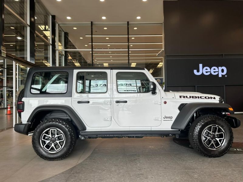 JEEP WRANGLER 2.0 TURBO GASOLINA RUBICON 4P 4X4 AT8 2025/2026 BETIOLO NOVOS E SEMINOVOS LAJEADO / Carros no Vale