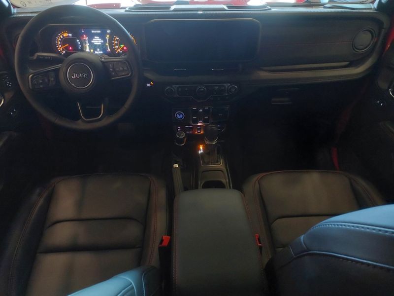 JEEP WRANGLER 2.0 TURBO GASOLINA RUBICON 4P 4X4 AT8 2026/2026 BETIOLO NOVOS E SEMINOVOS LAJEADO / Carros no Vale